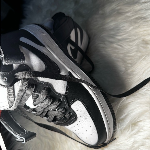 Air Force 1 Mid 'Black White' - Picture 6 of 6